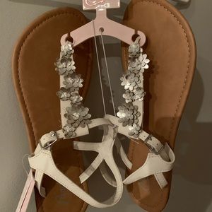 NWT, Candie’s Silver Flower Sandals